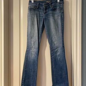 BOGO Size 7 (juniors) Refuge blue jeans